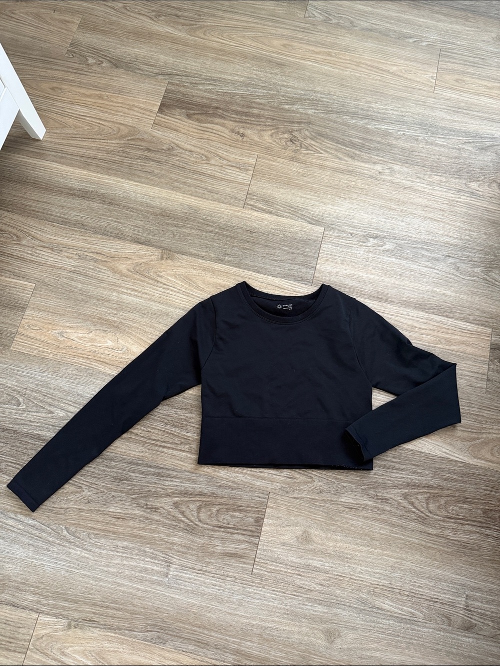 aerie Black Long Sleeve Cropped Sweatshirt